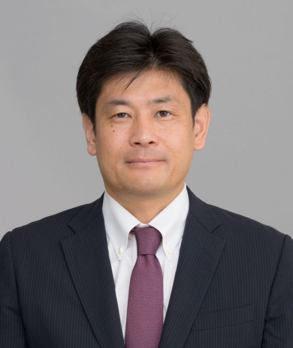 Dean, Faculty of Pharmacy   Makoto Arita, Ph.D.