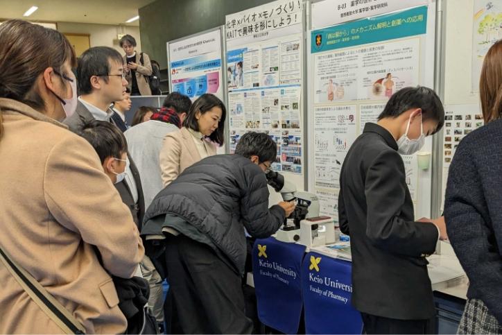 大盛況の薬学部ブース